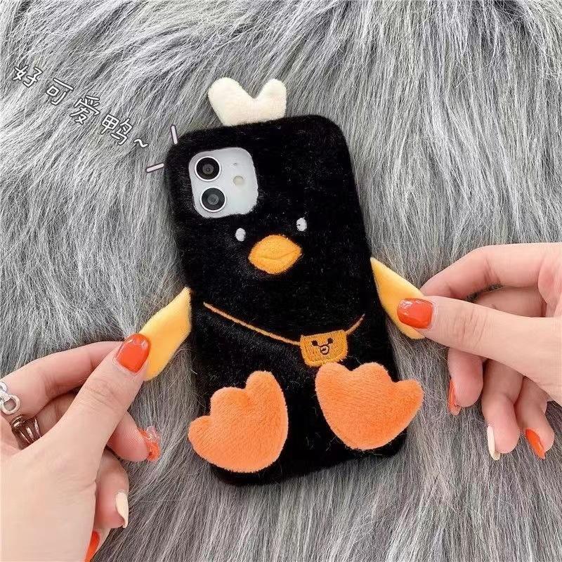 

Plush Super Cute Duck X for IPhone16Pro Mobile Phone Case Autumn and Winter 15 Cartoon 14 Cute 13 Hand Warmer 12 For iPhone 17PROMAX