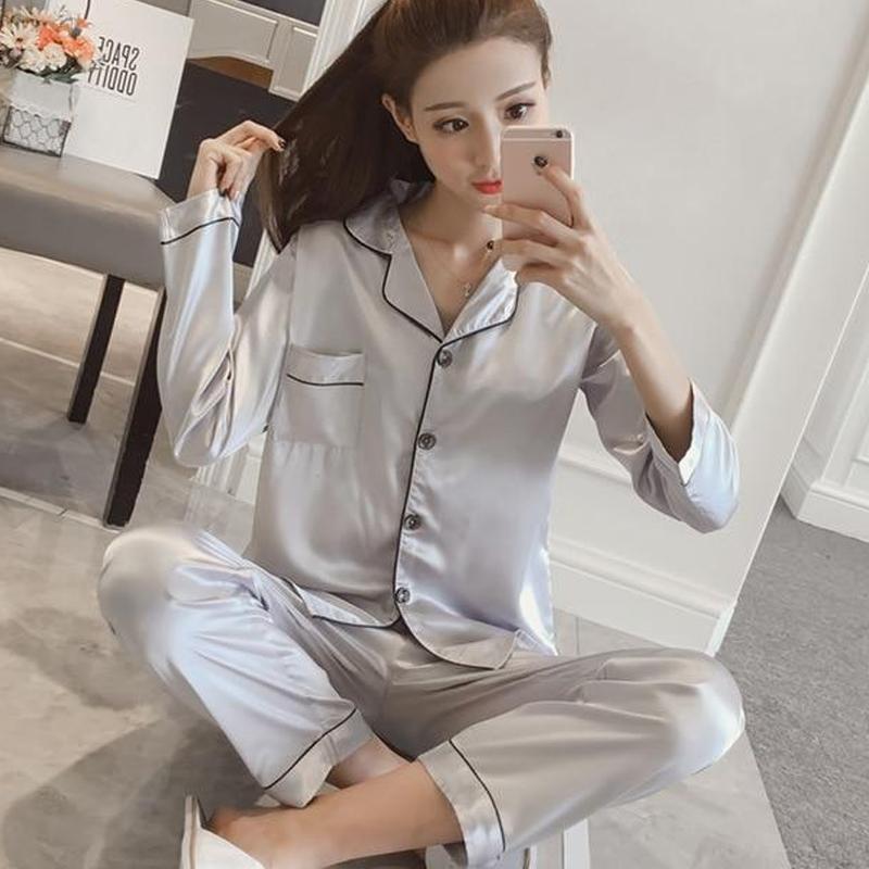 

Костюм для сну з довгими рукавами. Жіночий комплект із шовкового атласу. Елегантний модний повсякденний жіночий комплект із двох частин. Одяг для сну, великий розмір. M сірий