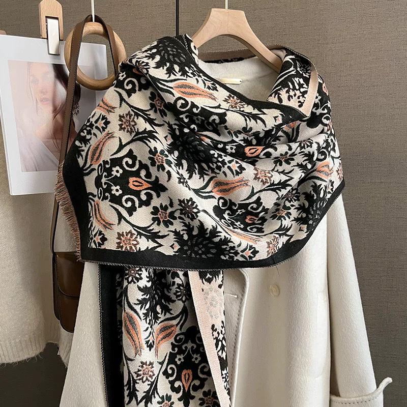 Γυναικείο Πυκνό Ζεστό Φουλάρι με Ζωγραφιά Τοπίου: Απομίμηση Κασμίρ για Γραφείο και Μοντέρνα Λαιμόκοψη