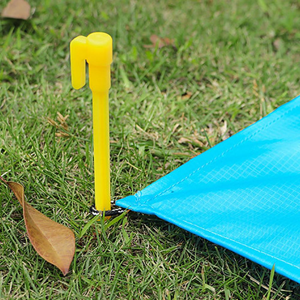 Ultra Light Portable Pocket Picnic Mat Waterproof Beach Mat Non-stick Grass Mat Folding Mat