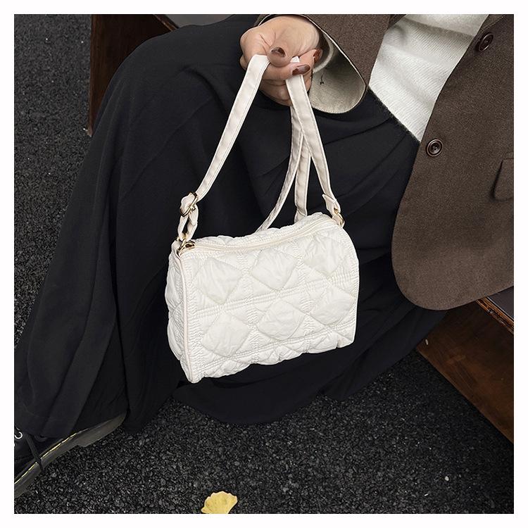 Korean Style Cloud Bubble Crossbody Bag: Niche Pleated Commute Shoulder Bag for Women