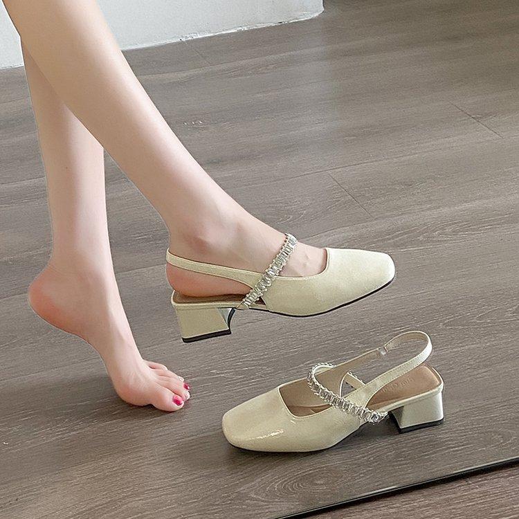 Flat Bottom Low Heel Bag Head Sandals Women's 2025 Spring and Summer New French Fashion Rhinestone Word with Shallow Mouth Square Head Single Shoes