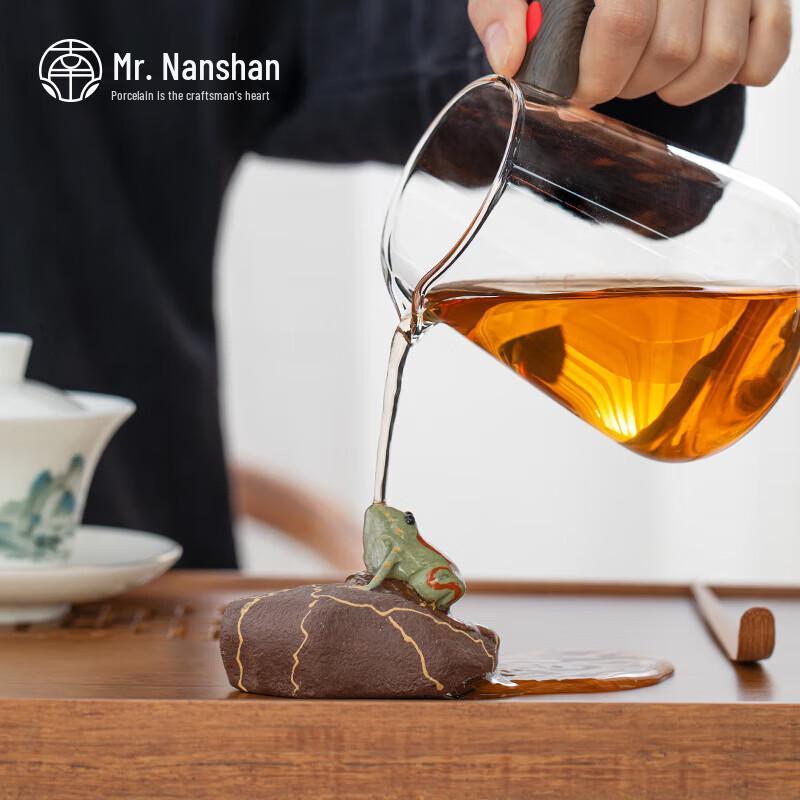 Чайная фигурка ручной работы из исинской глины «Путешествующая лягушка»