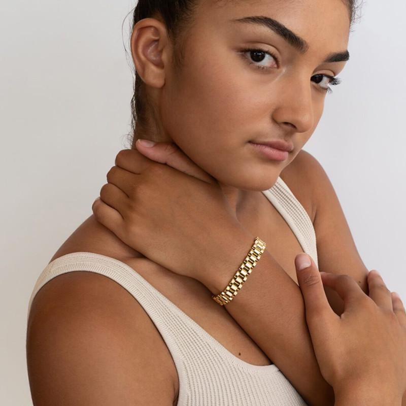 Gold-Plated Titanium Steel Bracelet: Detachable, Unisex Hip Hop Watch Chain, Luxury Electroplated Design for Women.