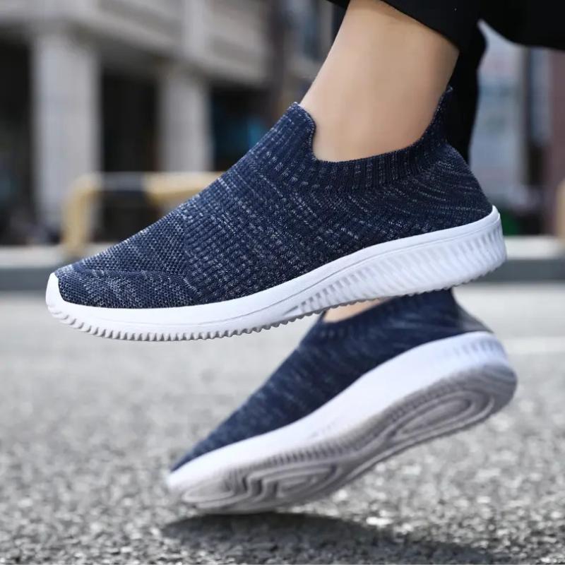 Light Men's Running Sports Shoes Knitted Breathable Mesh Walking Shoes Daily Flats Slip-on Casual Shoes
