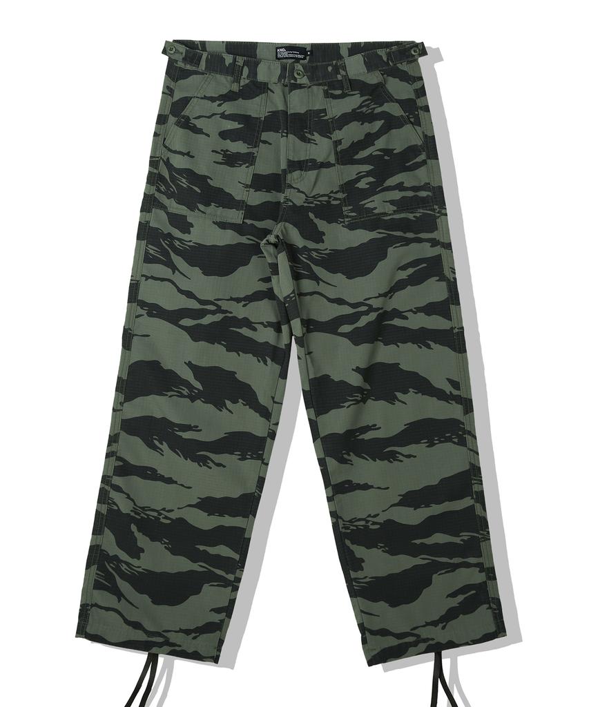 KND Loose Fit Tiger Camo Fatigue Pants