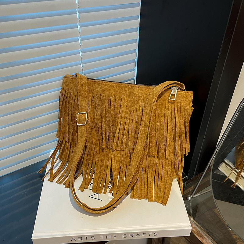 

New matte fringed niche design sense trendy casual retro versatile shoulder messenger bag