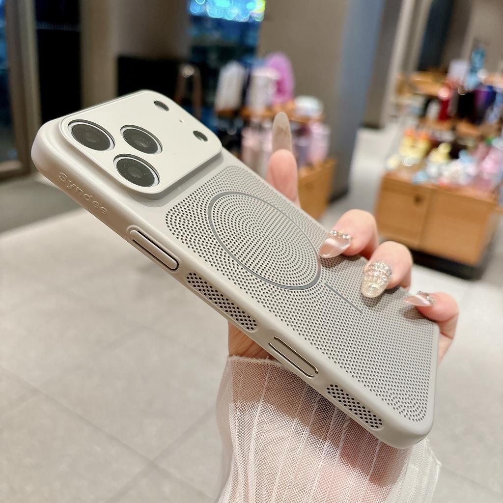 Simple ice-sensitive heat dissipation magnetic suction mesh shell is suitable for Apple 16/17Promax mobile phone case IP15/14 hard 13 sets 12
