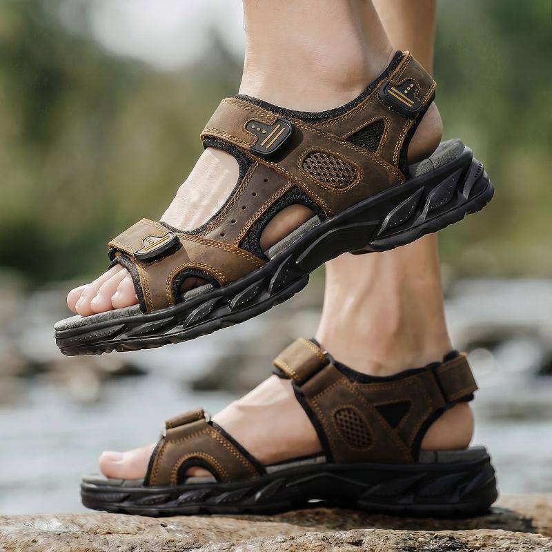Classics Style Men Sandals Outdoor Walking Summer Shoes Anti-Slippery Beach Shoes Men Comfortable Soft Leather Sandals