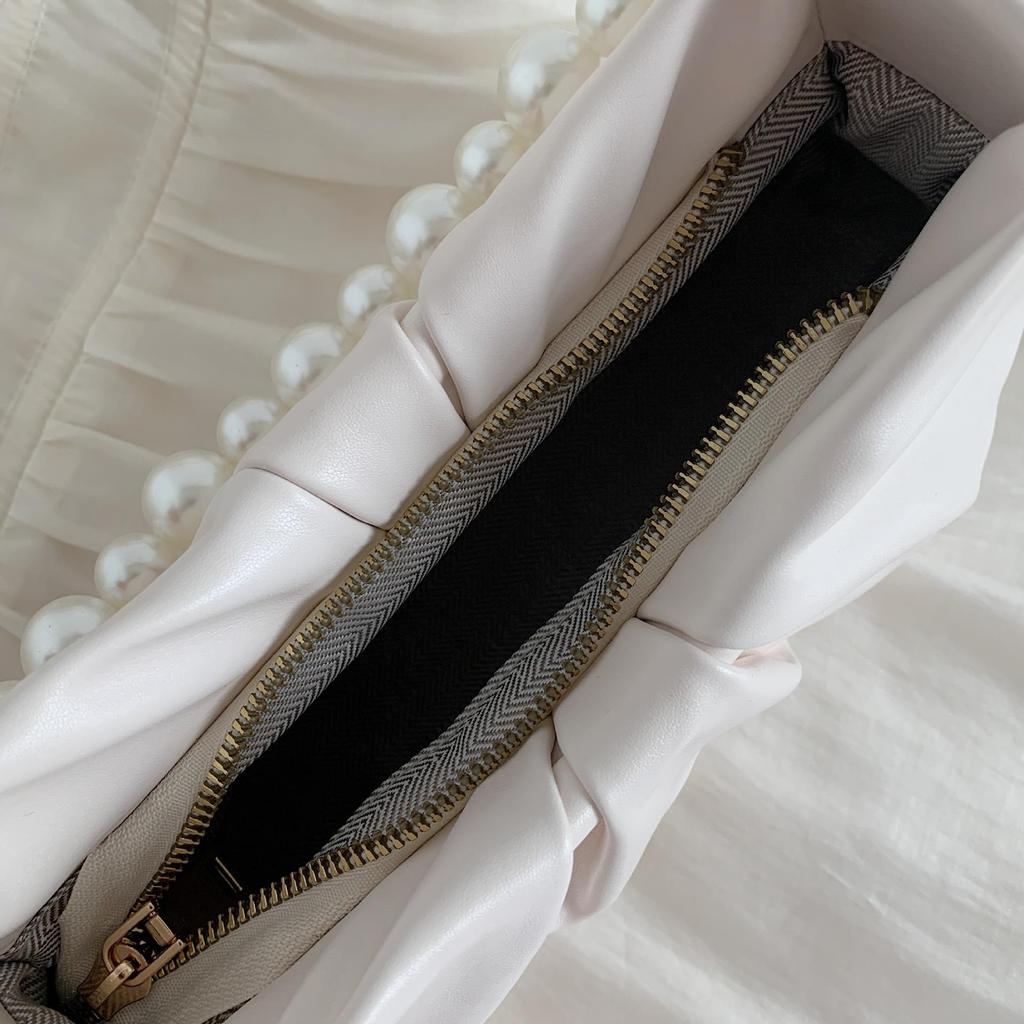 2026 High-End Soft Leather Cloud Bag: Women's Chain Pleated Shoulder & Crossbody Bag