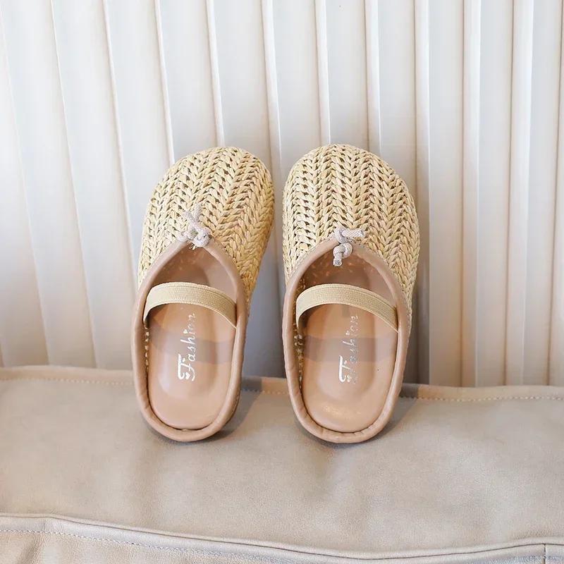 Sandali da Bambina 2024 Estivi Nuova Moda Morbidi Comodi Chic Intrecciati Antiscivolo Casual Versatili Scarpe da Spiaggia Fresche