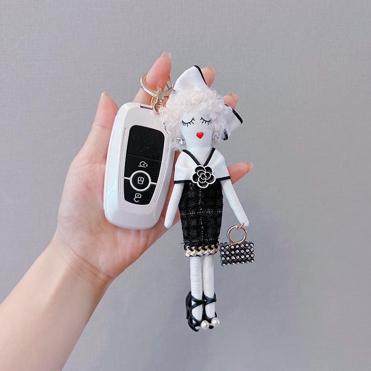 Camellia Shawl Girl Keychain: Fashionable Doll Bag Charm