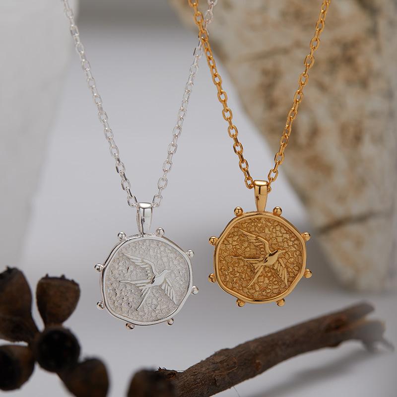 French Vintage Compass Embossed Swallow Pendant S925 Sterling Silver Necklace Female Elegant Versatile Clavicle Chain