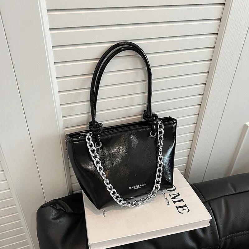 Women's Large Capacity Tote Bag  New High-quality and Niche Style  Single Shoulder Crossbody Bag for Work and Commuting