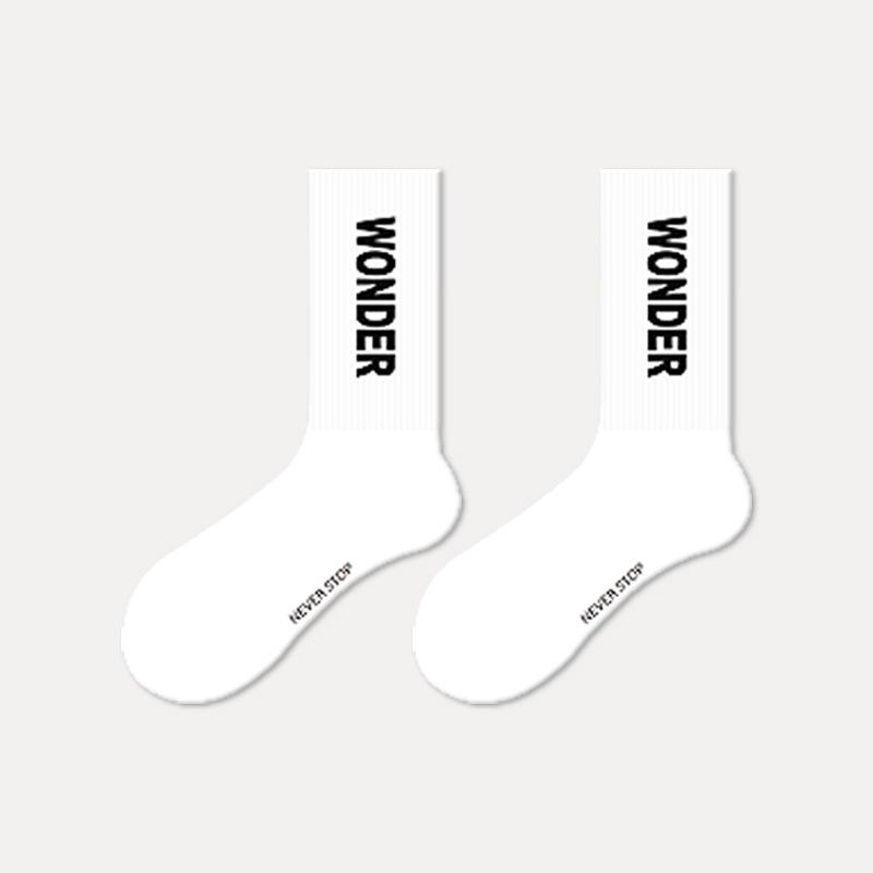 4 Pairs of Men Spring Summer Trend Youth Sports Basketball Tube Socks