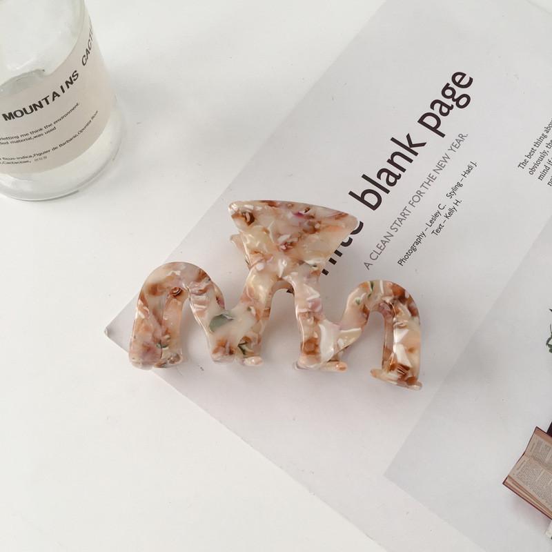 Elegant Korean Style Acetate Hair Clip For Women With Artistic Retro Design