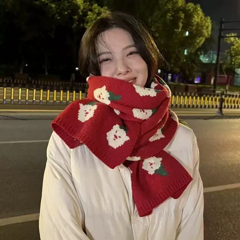 Red Santa knitted scarf autumn and winter warm versatile student couple Christmas gift green wool scarf