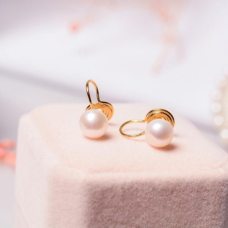 Natural freshwater pearl non-piercing ear clips for women, simple 11k gold-inlaid niche high-end mosquito coil earrings, INS style