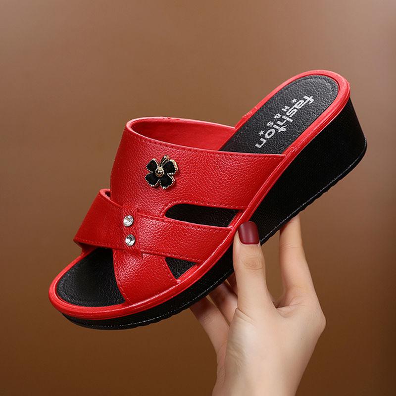 Women's Summer Soft Sole Wedge Heel Slippers - Fashionable Non-Slip for Middle-Aged Moms