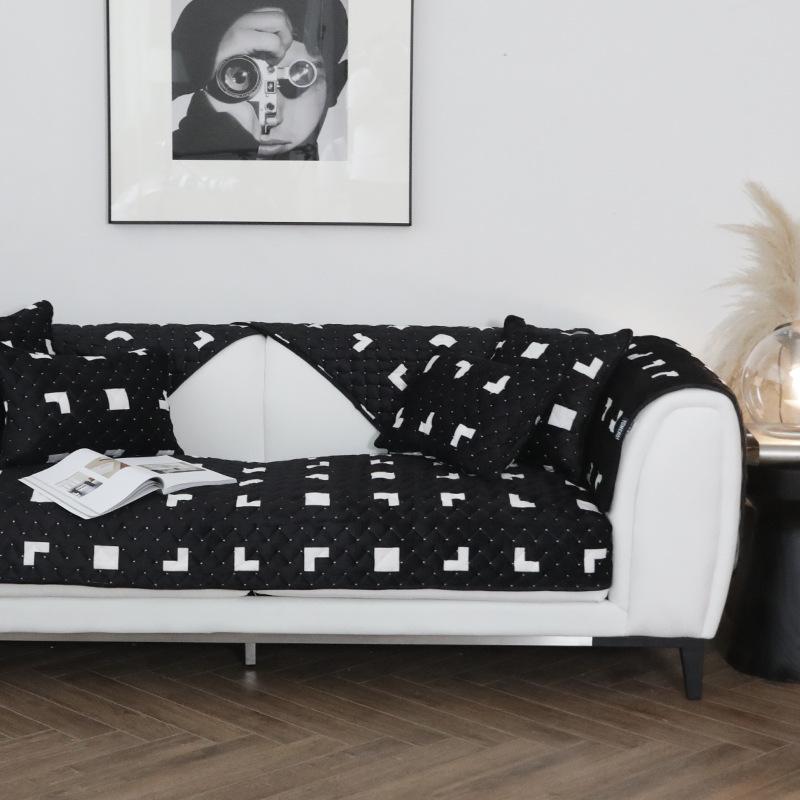 Simple Black and White Zebra Pattern Short Plush Sofa Cushion Fabric Anti-slip Sofa Cover Cover