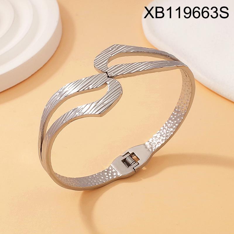 Gold-Plated Geometric Hollow Women s Bangle: Elegant, Personalized, Versatile Jewelry