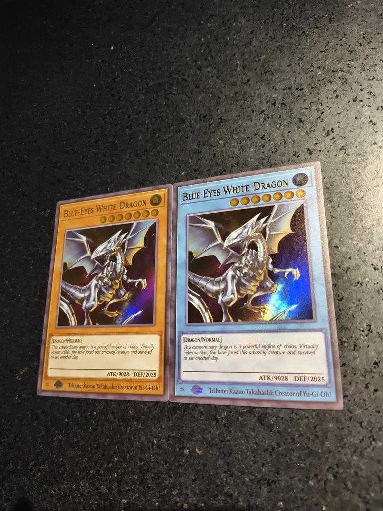 2 Stück/Set Yu-gi-oh!  Blauäugiger weißer Drache Selbstkontrolle Sammle Unterschrift Sammel-Flash-Karte Anime Cartoon Weihnachtsgeschenk