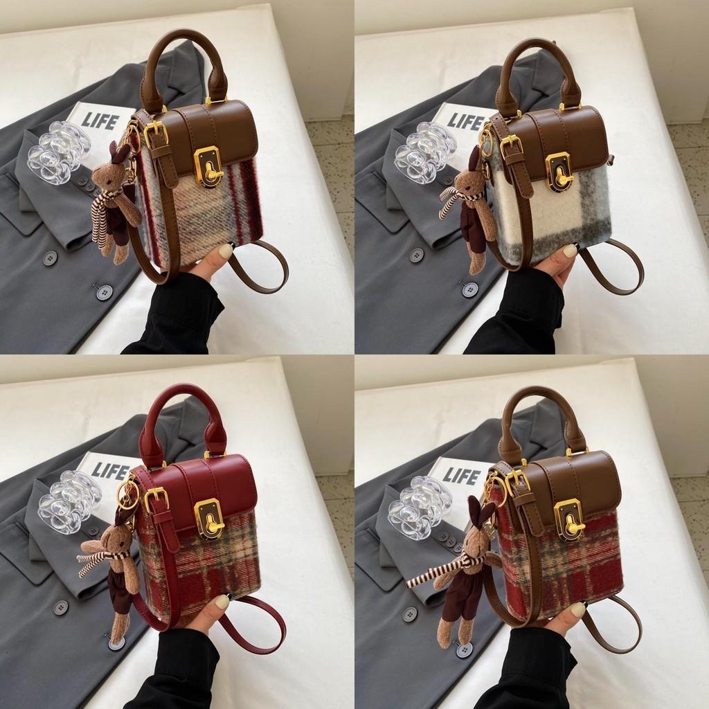 Retro Fashion Female Handbag 2023 New Autumn Winter Plaid Bag High-end Atmosphere Shoulder Bag