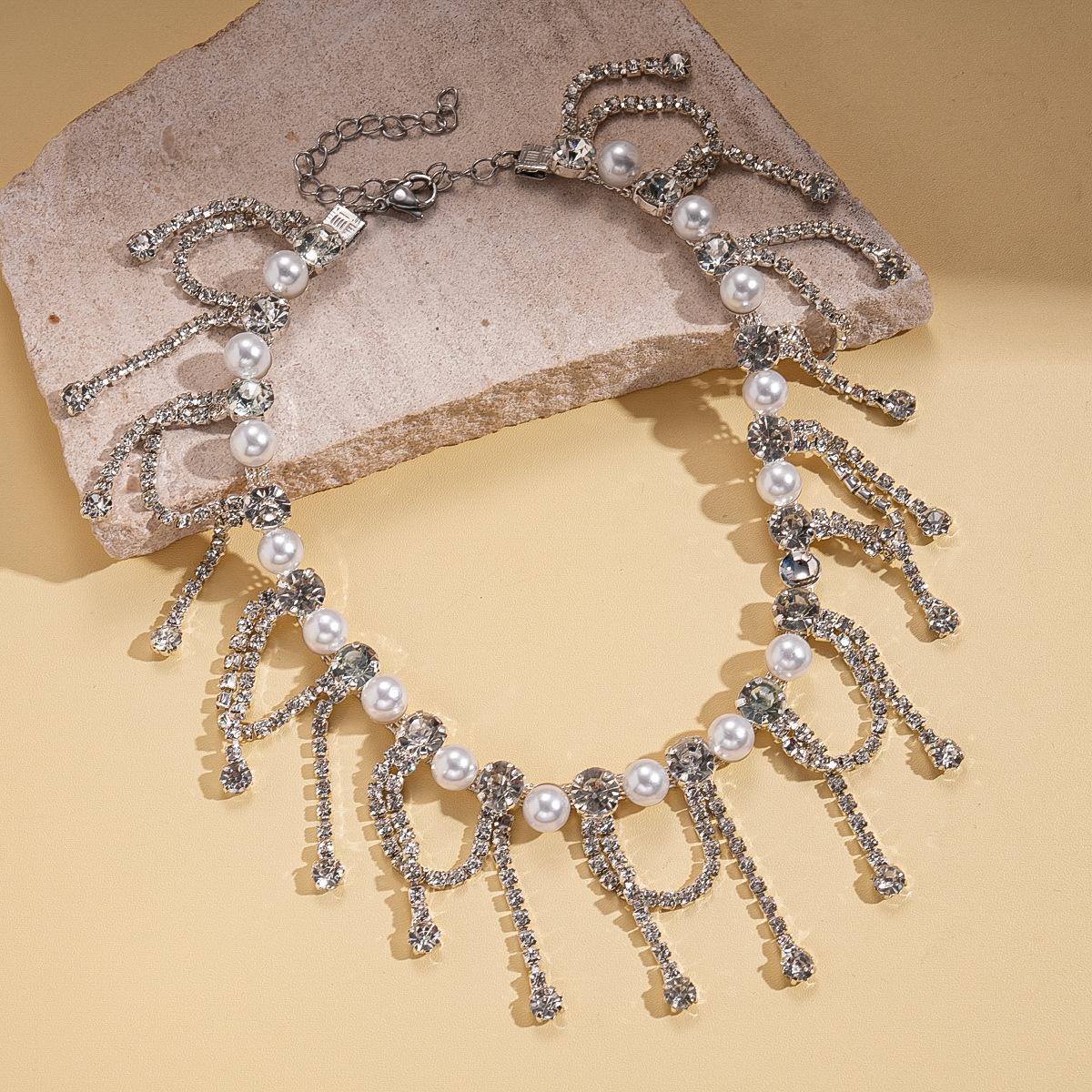 Diamond-encrusted imitation pearl geometric fringed neck chain retro exquisite collarbone chain necklace