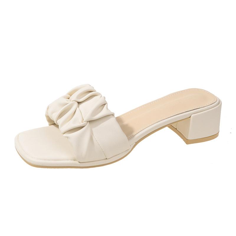 

Квадратная головка классные тапочки женские летние 2025 новая корейская версия сказочный стиль толстый каблук складки наружная одежда одно слово классные тапочки большой размер 42 бежевый