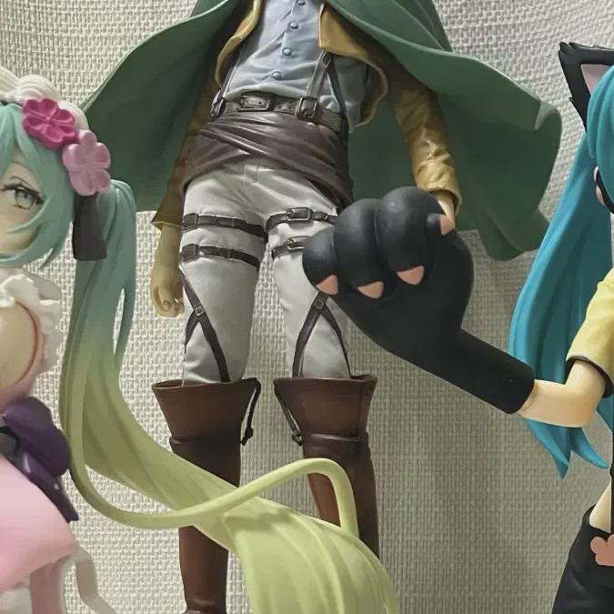 

Атака титанов Леви фигурка