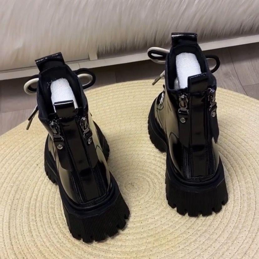 Genuine Women's Soft Leather Patent British Style Ankle Boots, 2025 Autumn/Winter, Plus Velvet, Thick Sole, Fashionable Martin Design