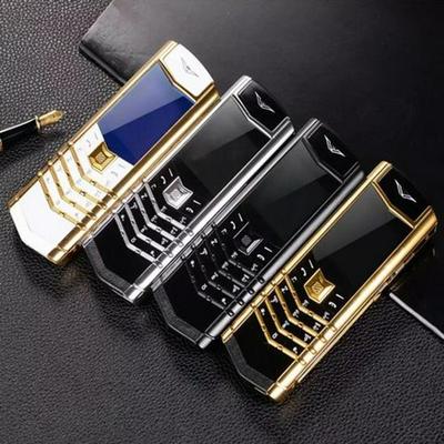 Vertu V10 Mini: Συμπαγές Ανδρικό Πολυτελές Κινητό με Πολυγλωσσική Υποστήριξη