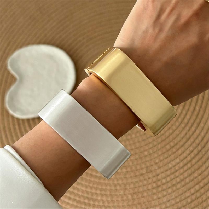 Geometrisches Quadrat Legierung Armreif Hoher Glanz Gold- oder Silberfarbenes Armband Bequemes Breites Manschetten Armband für Trendsetter