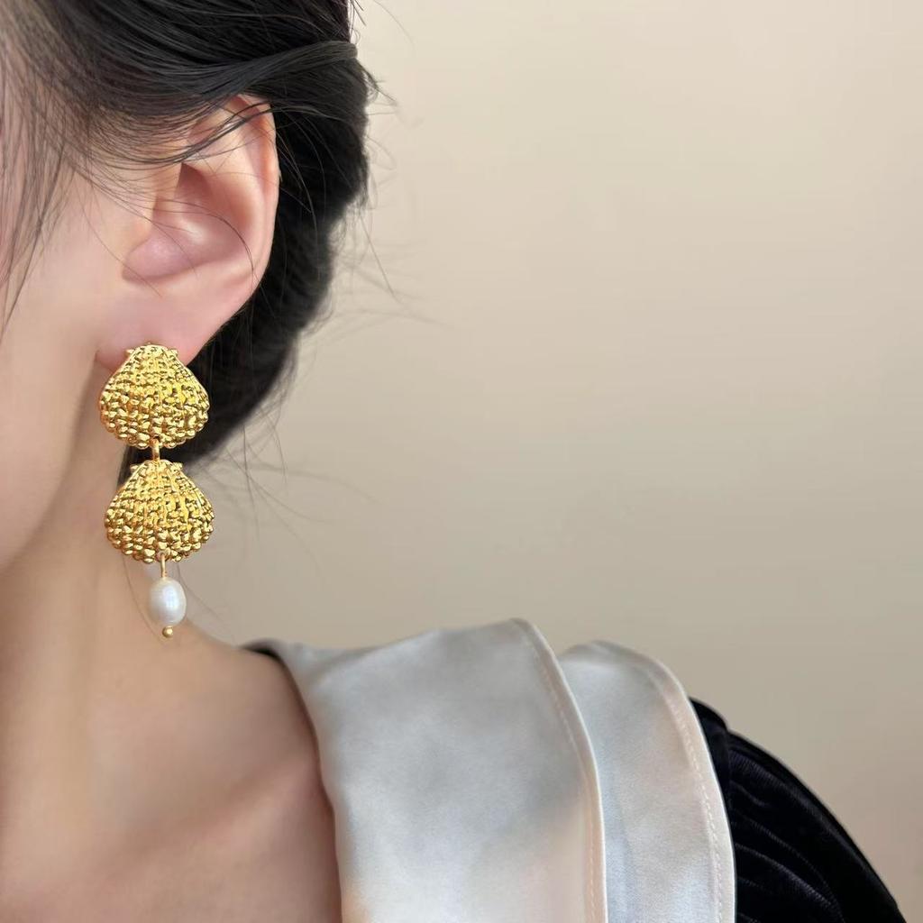 Simple Pearl Fringed Stud Earrings Metal Shell Temperament Elegant Shell Earrings Popular Earrings