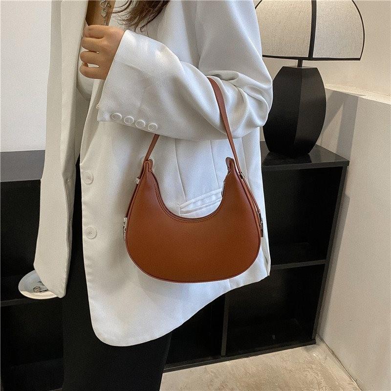 Vintage Retro Fashionable Shoulder Bag For Women Stylish Versatile Small Crossbody Purse