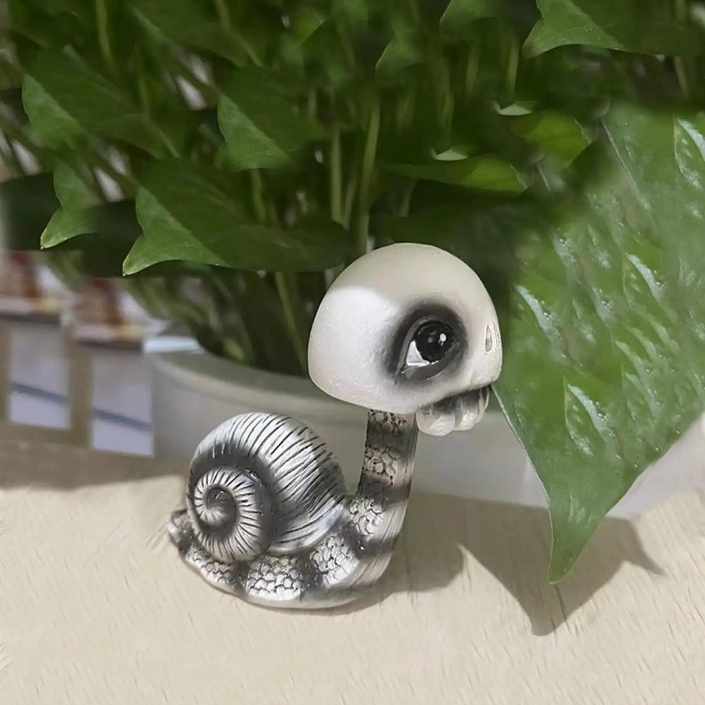 1pc- Halloween Shaking Skull Snail Decoration