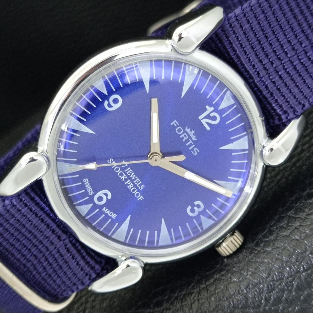 SWISS VINTAGE HAND-WINDING MENS REFURBISHED BLUE COLOR DIAL WATCH A700815-5 R205a-a700815