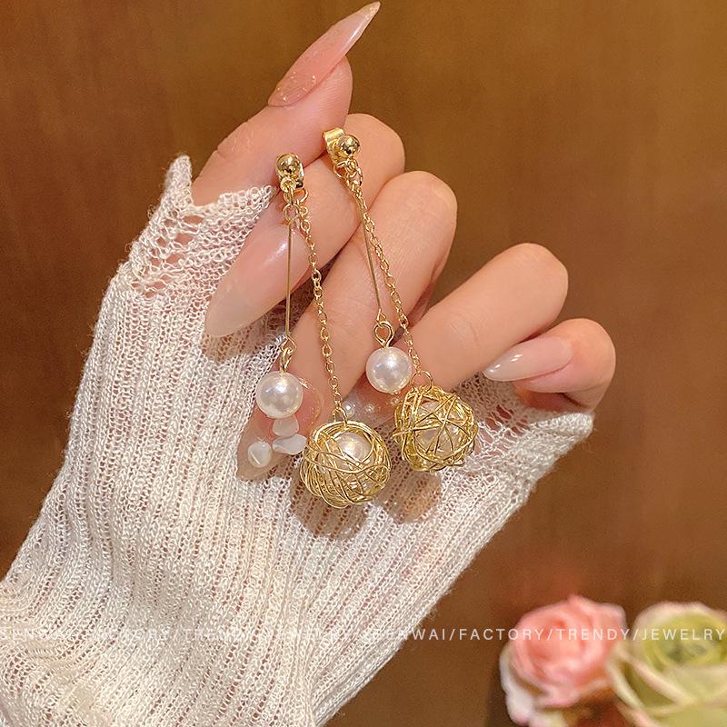 Korea Dongdaemun fringed pearl earrings women s niche design hydrangea earrings fashion earrings