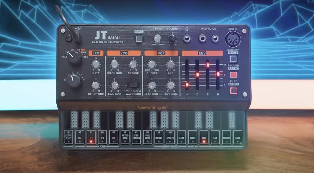 Behringer jt mini - przenośny analogowy syntezator polifoniczny