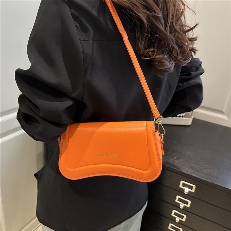 Textured hand-held underarm bag summer new fashion messenger bag solid color commuter retro shoulder bag women