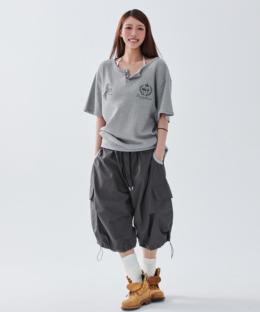 ESCAPEFROM [Escf X Hot Today] Heritage Horse Waffle Henley Neck Short Sleeve T-Shirt Gray