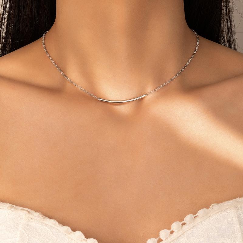 

Простое универсальное посеребренное медное трубчатое короткое ожерелье для женщин, ювелирные изделия для повседневных поездок на работу, подходящее ожерелье на ключицу