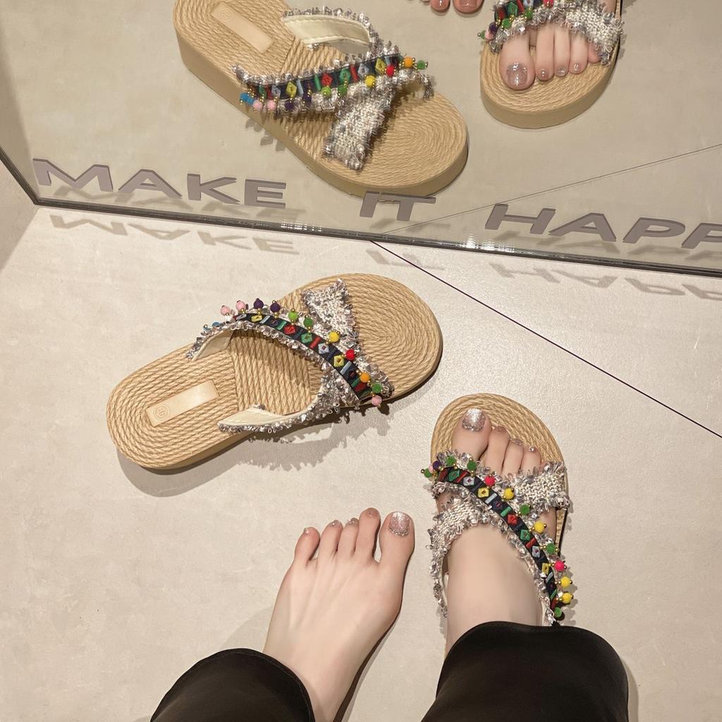 Small lightweight non-slip thick-soled cool slippers vacation beach shoes women's 2025 summer new slippers women's outer wear