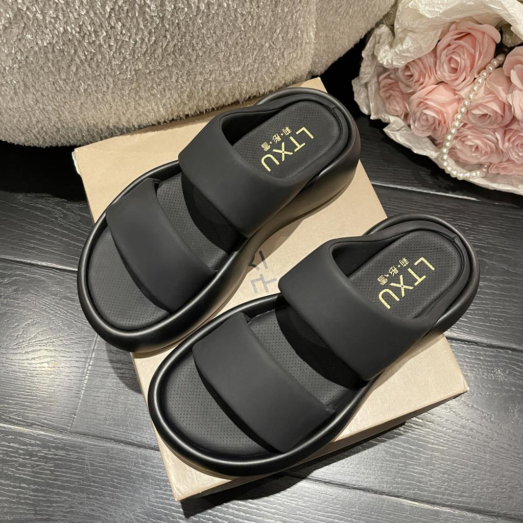Thick-bottomed white slippers for women's outer wear summer 2025 new Korean version fashionable versatile one-word drag women's casual cool slippers