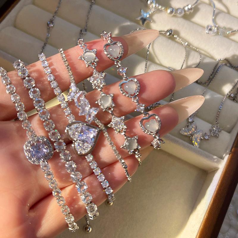 Popular Ultra-shiny Zircon Bracelet for Women, Versatile and High-end, New Chinese Style Vintage Butterfly Jewelry