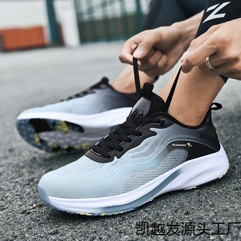 Große Herrenschuhe Frühling und Sommer Neue Sport-Freizeitschuhe Herren Freizeit Atmungsaktive Laufschuhe Sportschuhe