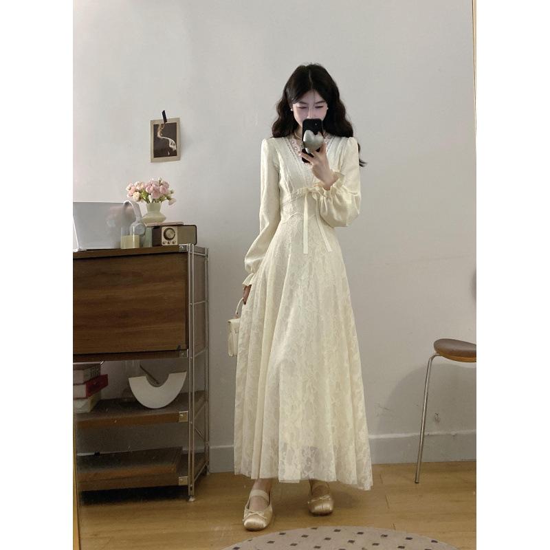 

Plus Size V-Neck Lace Waist-Slimming Dress for Women XL