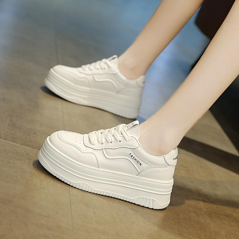 Autumn little white shoes women's new models, popular shoes today, heightened thick-soled versatile sports and leisure board shoes