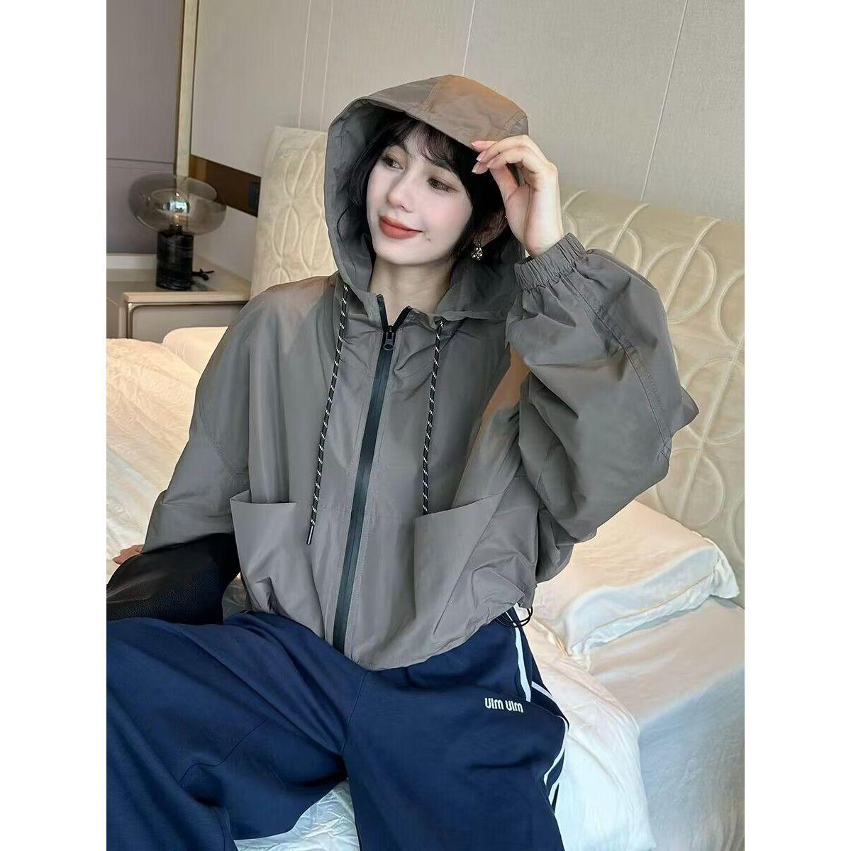 

Женская куртка-ветровка с капюшоном на кулиске, ранняя осень, свободный модный топ для женщин M серый