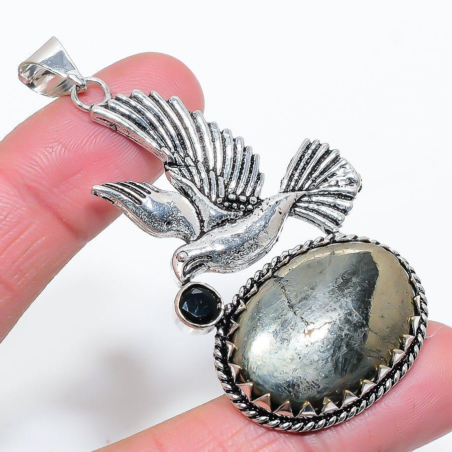 

Этнический ювелирный кулон ручной работы с пиритовым агатом и шпинелью, 2,68 дюйма VR-4046